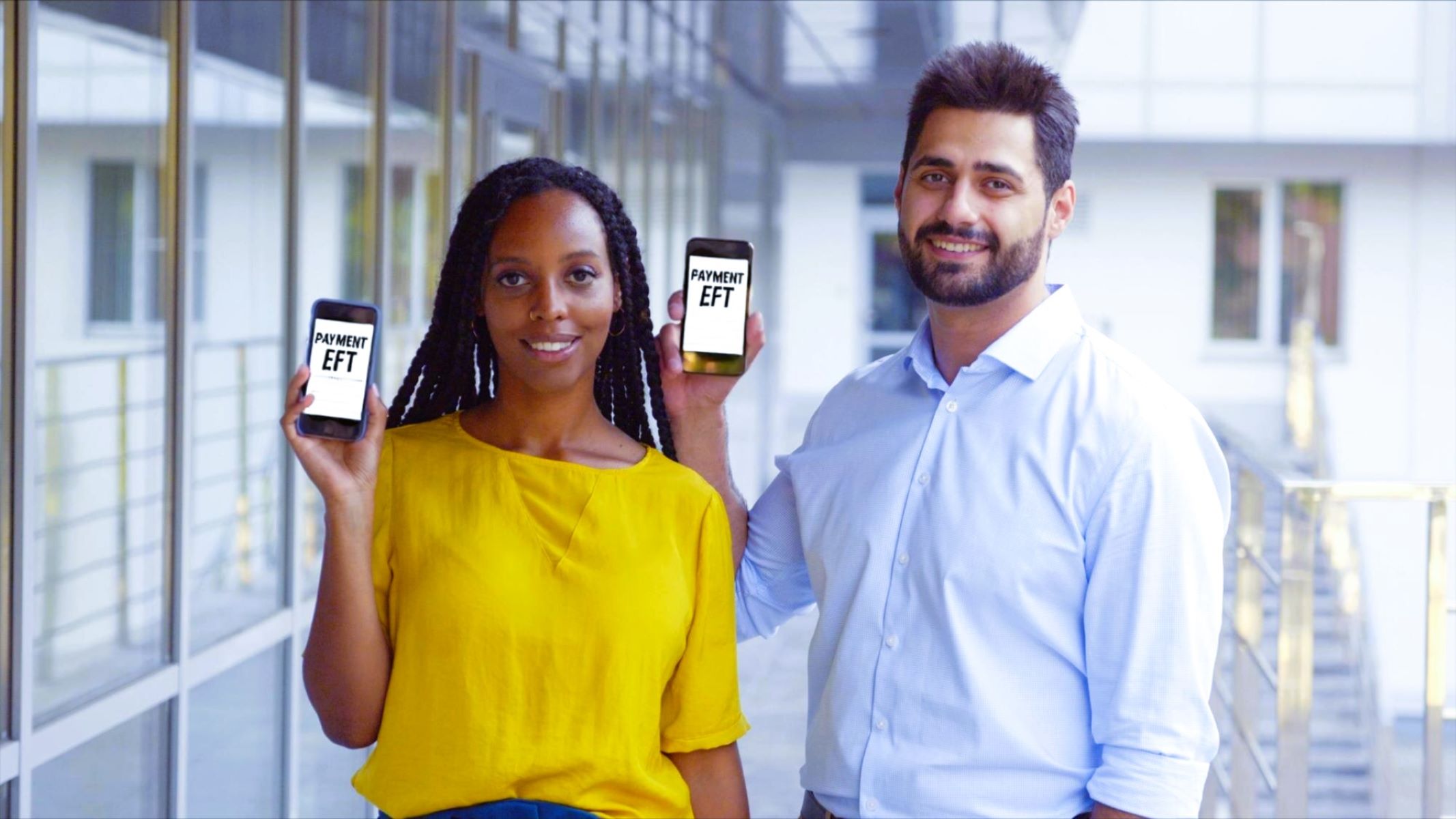 How do instant withdrawal options work in apps?